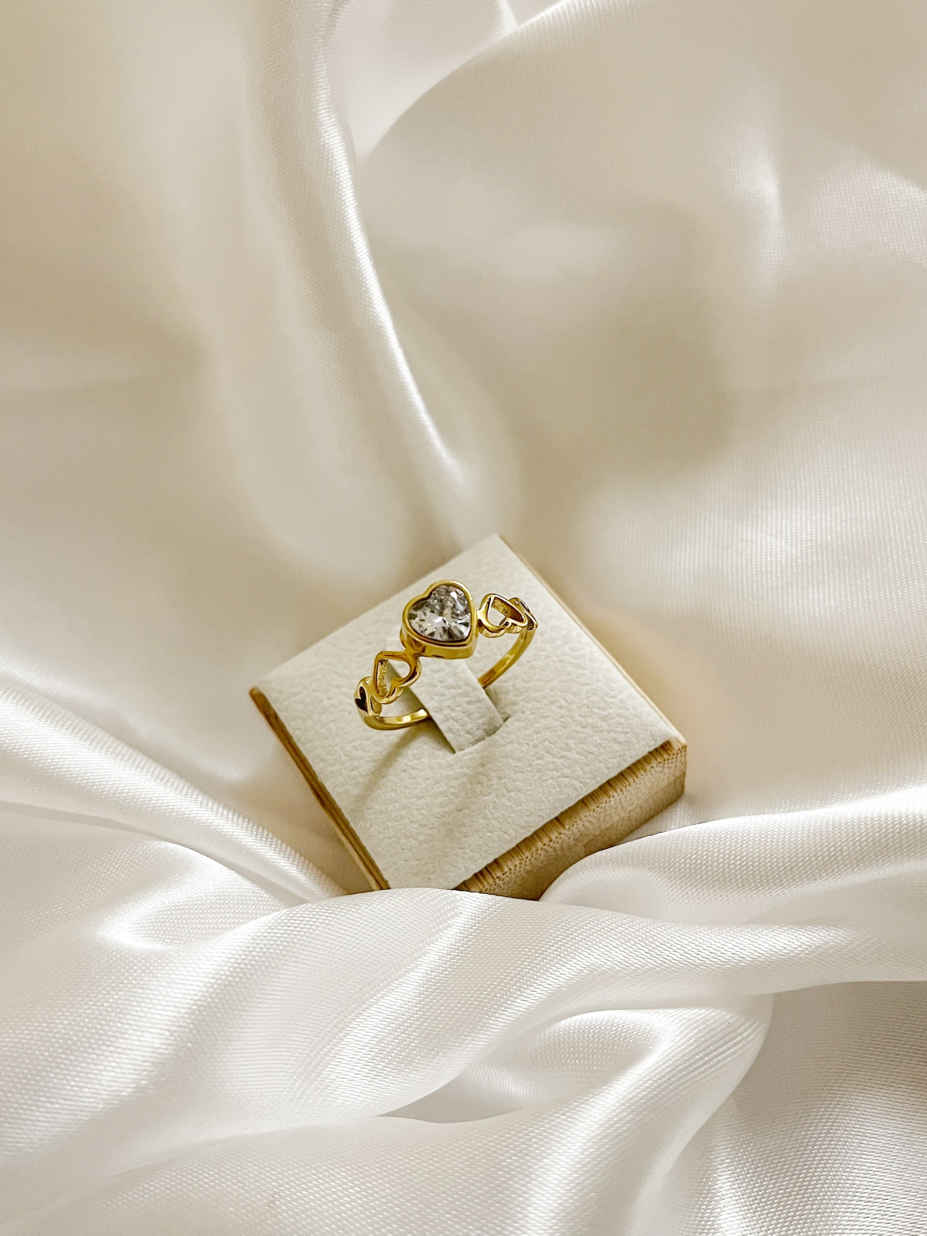 Anel                                                 Corazon|Zirconia