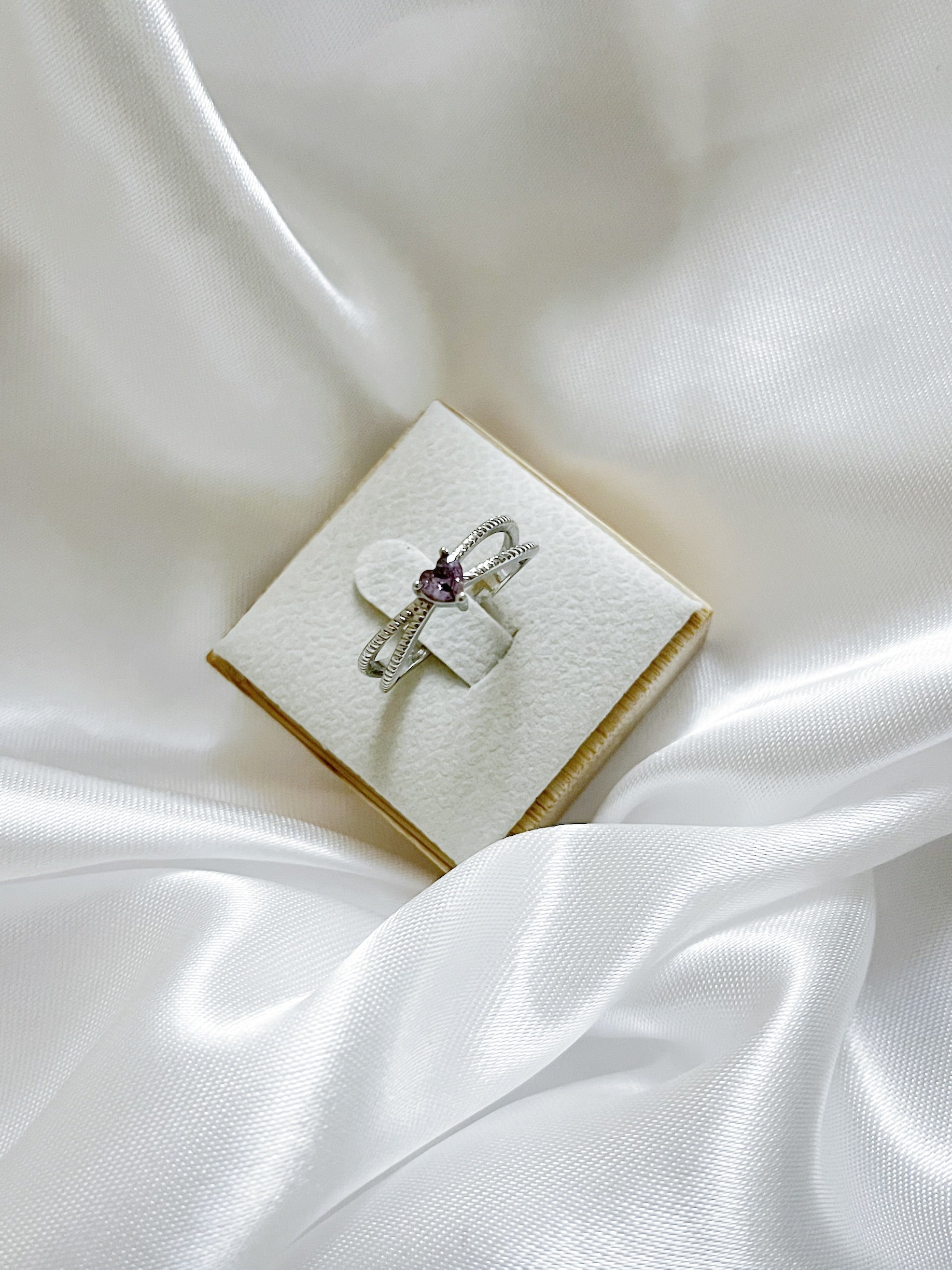 Anel Aurora | Efeito pedra ametista